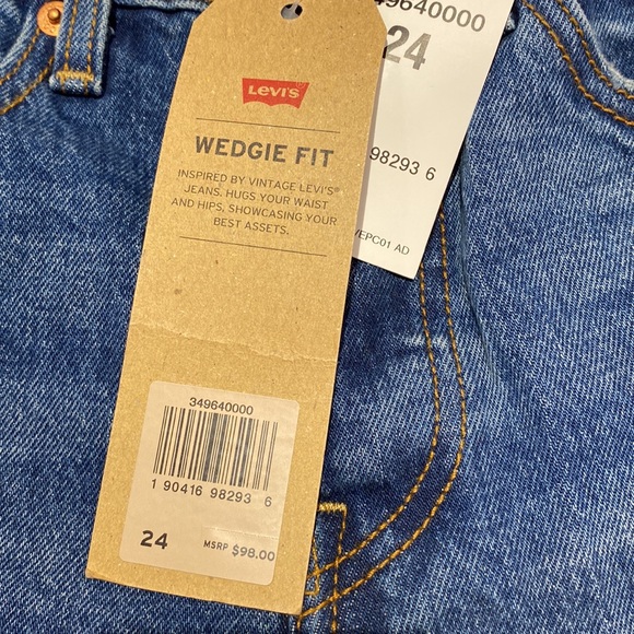 Levi’s Wedgie High Waist Straight Jeans - Picture 6 of 8